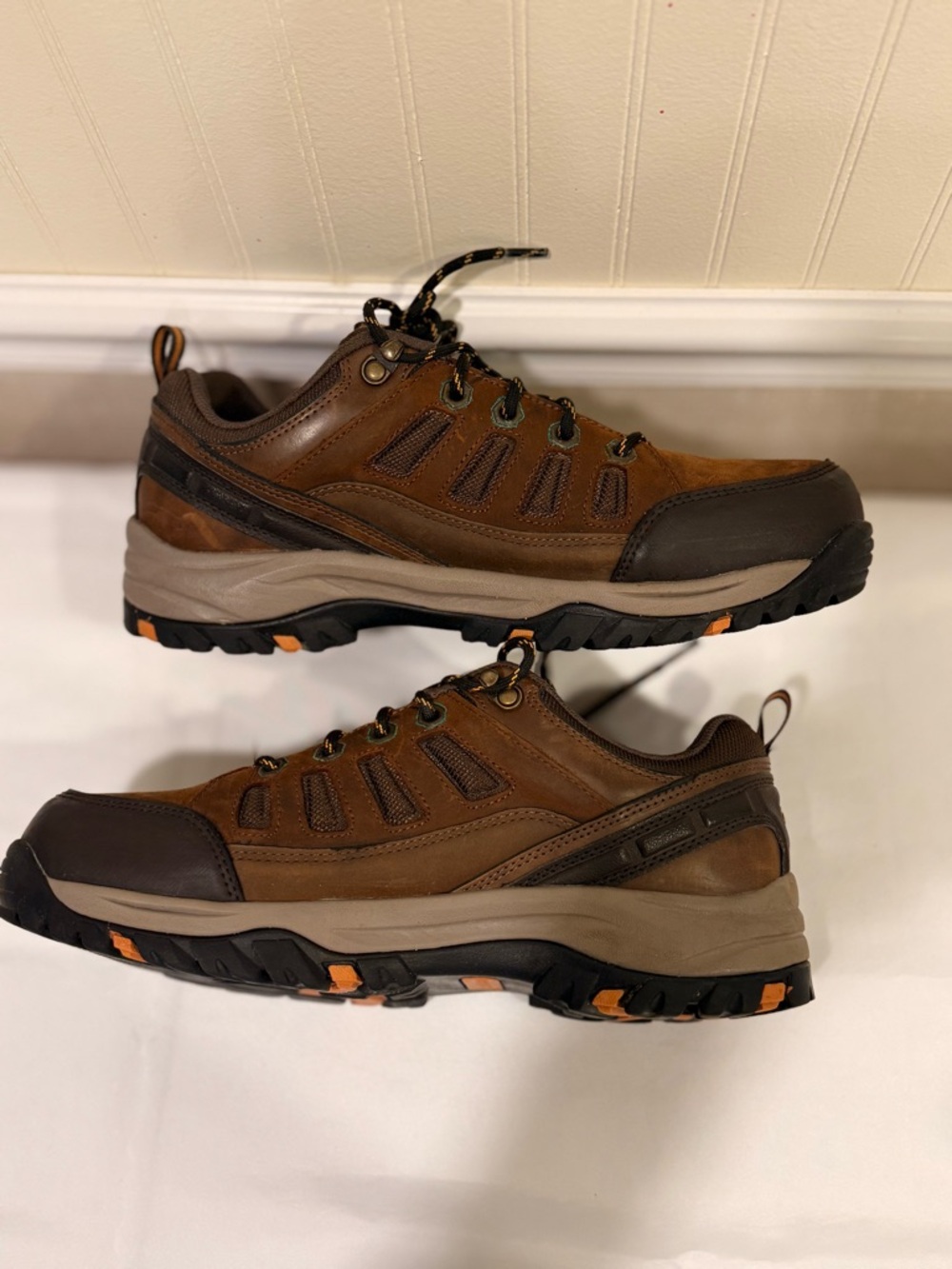 Skechers Men's Brown and Black Leather Lace-Up Hiking Sneakers